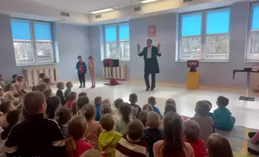 Zdjęcie do &quot;CZARY-MARY&quot; -  czyli pokaz iluzji w przedszkolu